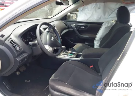 2013 Nissan Altima 2.5 S z USA, uszkodzony, nr VIN 1N4AL3AP3DN481790